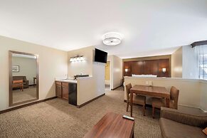 Comfort Suites Red Bluff near I-5