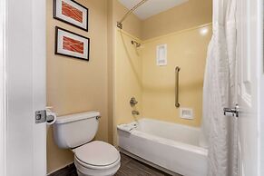 Comfort Suites Red Bluff near I-5