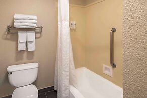 Comfort Suites Red Bluff near I-5