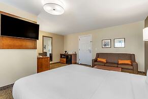 Comfort Suites Red Bluff near I-5