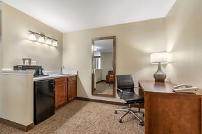 Comfort Suites Red Bluff near I-5