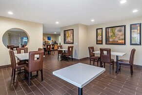 Comfort Suites Red Bluff near I-5