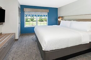 Holiday Inn Express & Suites Port Washington