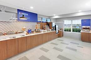 Holiday Inn Express & Suites Port Washington by IHG