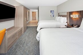 Holiday Inn Express & Suites Port Washington by IHG