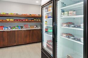Holiday Inn Express & Suites Port Washington by IHG