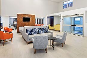 Holiday Inn Express & Suites Port Washington by IHG
