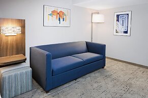 Holiday Inn Express & Suites Port Washington by IHG