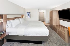 Holiday Inn Express & Suites Port Washington by IHG