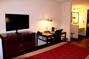 Econo Lodge Inn & Suites