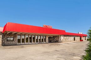 Econo Lodge Inn & Suites