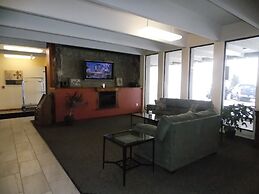 Econo Lodge Inn & Suites