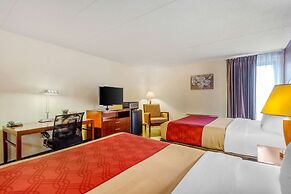 Econo Lodge Inn & Suites