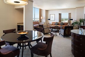 Sheraton Grand Sacramento Hotel