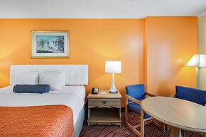 Howard Johnson by Wyndham Staunton