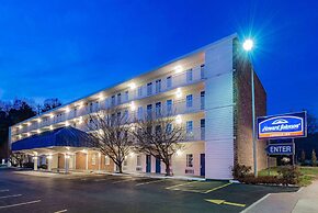 Howard Johnson by Wyndham Staunton