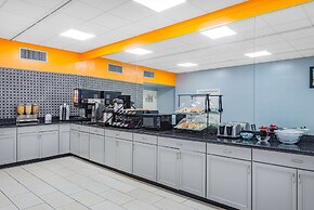 Howard Johnson by Wyndham Staunton