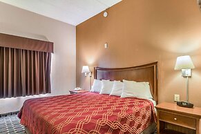 Econo Lodge Inn & Suites