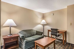 Econo Lodge Inn & Suites