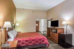 Econo Lodge Inn & Suites