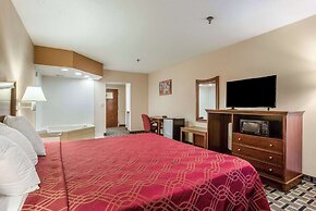 Econo Lodge Inn & Suites