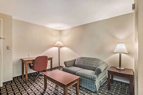 Econo Lodge Inn & Suites
