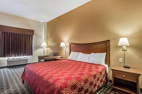 Econo Lodge Inn & Suites