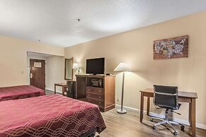 Econo Lodge Inn & Suites
