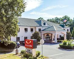 Econo Lodge Inn & Suites