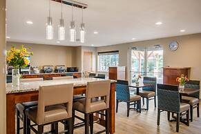 MainStay Suites Dubuque at Hwy 20