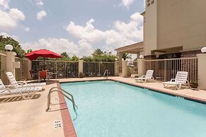 Super 8 by Wyndham Duson Lafayette West Area