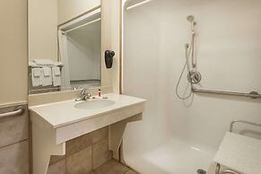 Super 8 by Wyndham Duson Lafayette West Area