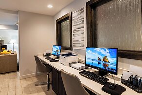 Four Points by Sheraton Charlotte - Lake Norman