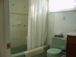 Comerford's Ocean View Efficiency Units