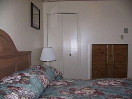 Comerford's Ocean View Efficiency Units