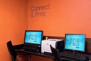 Fairfield Inn and Suites By Marriott St Charles