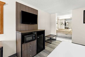 Quality Inn Cleveland Airport