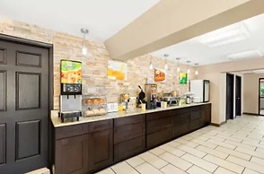 Quality Inn Cleveland Airport