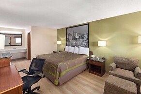 Super 8 by Wyndham Fort Mitchell Cincinnati Area