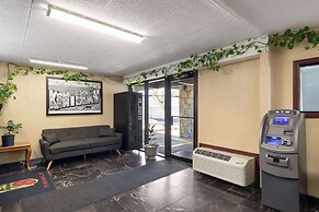 Super 8 by Wyndham Fort Mitchell Cincinnati Area