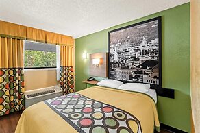 Super 8 by Wyndham Cincinnati/Springdale OH