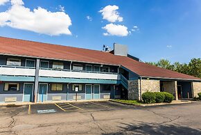 Super 8 by Wyndham Cincinnati/Springdale OH