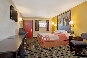 Super 8 by Wyndham Cincinnati/Springdale OH