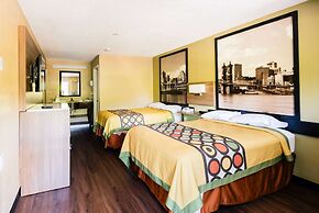 Super 8 by Wyndham Cincinnati/Springdale OH