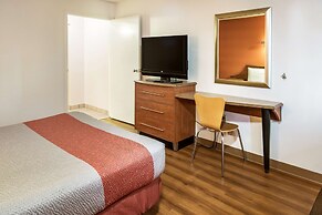 Motel 6 Dayton, OH - Englewood