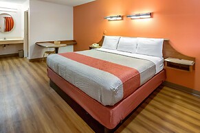 Motel 6 Dayton, OH - Englewood