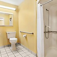 Super 8 by Wyndham Findlay