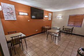 Super 8 by Wyndham Wichita North