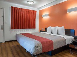 Motel 6 Columbus, OH - OSU