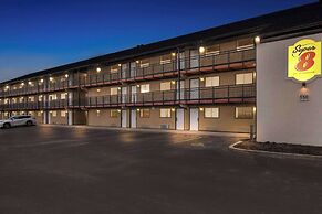 Super 8 by Wyndham Vandalia/Dayton International Airport